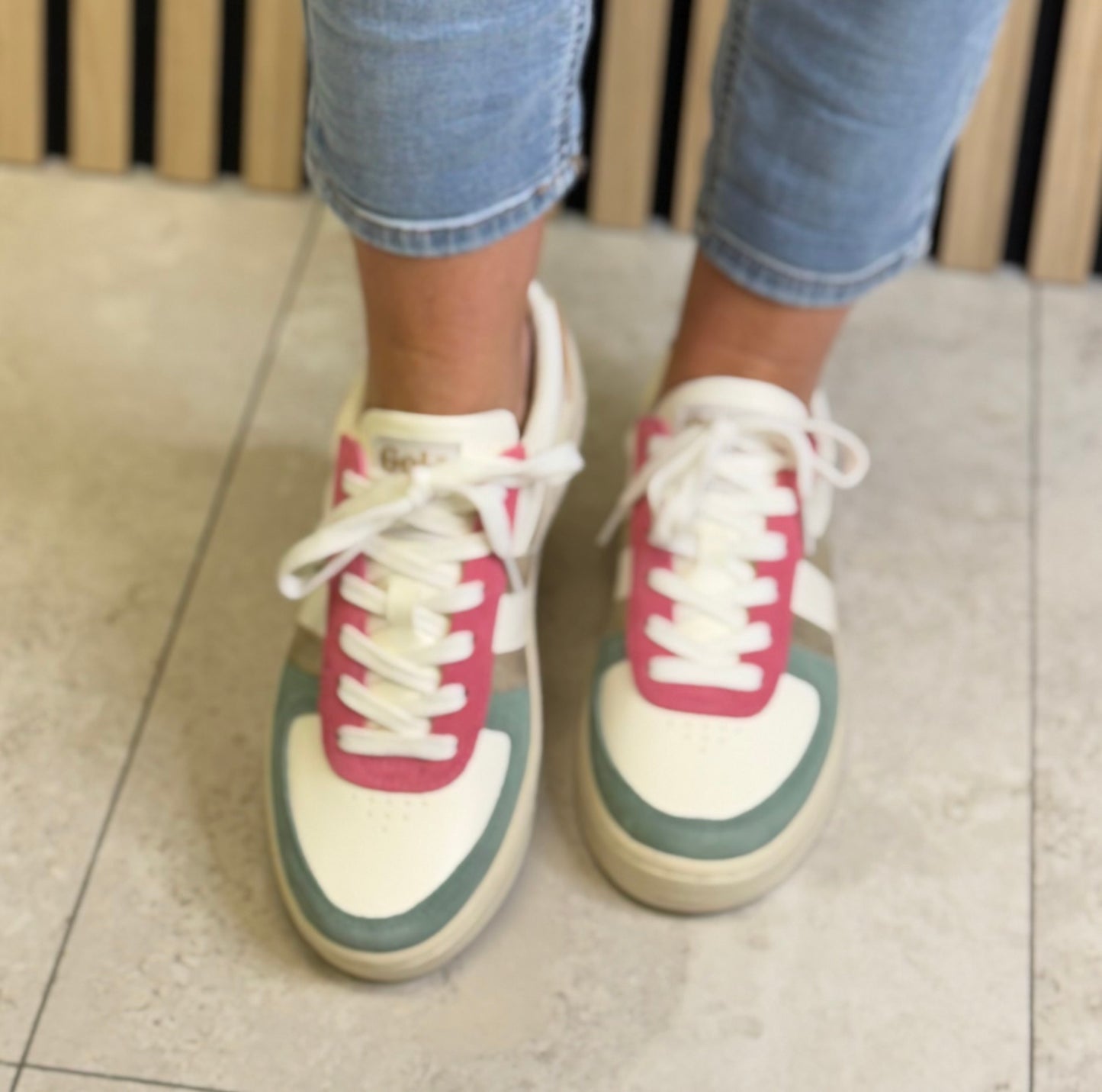 Gola - ‘Grandslam Quadrant' Off White/Green Mist/Gold/Salmon Trainer