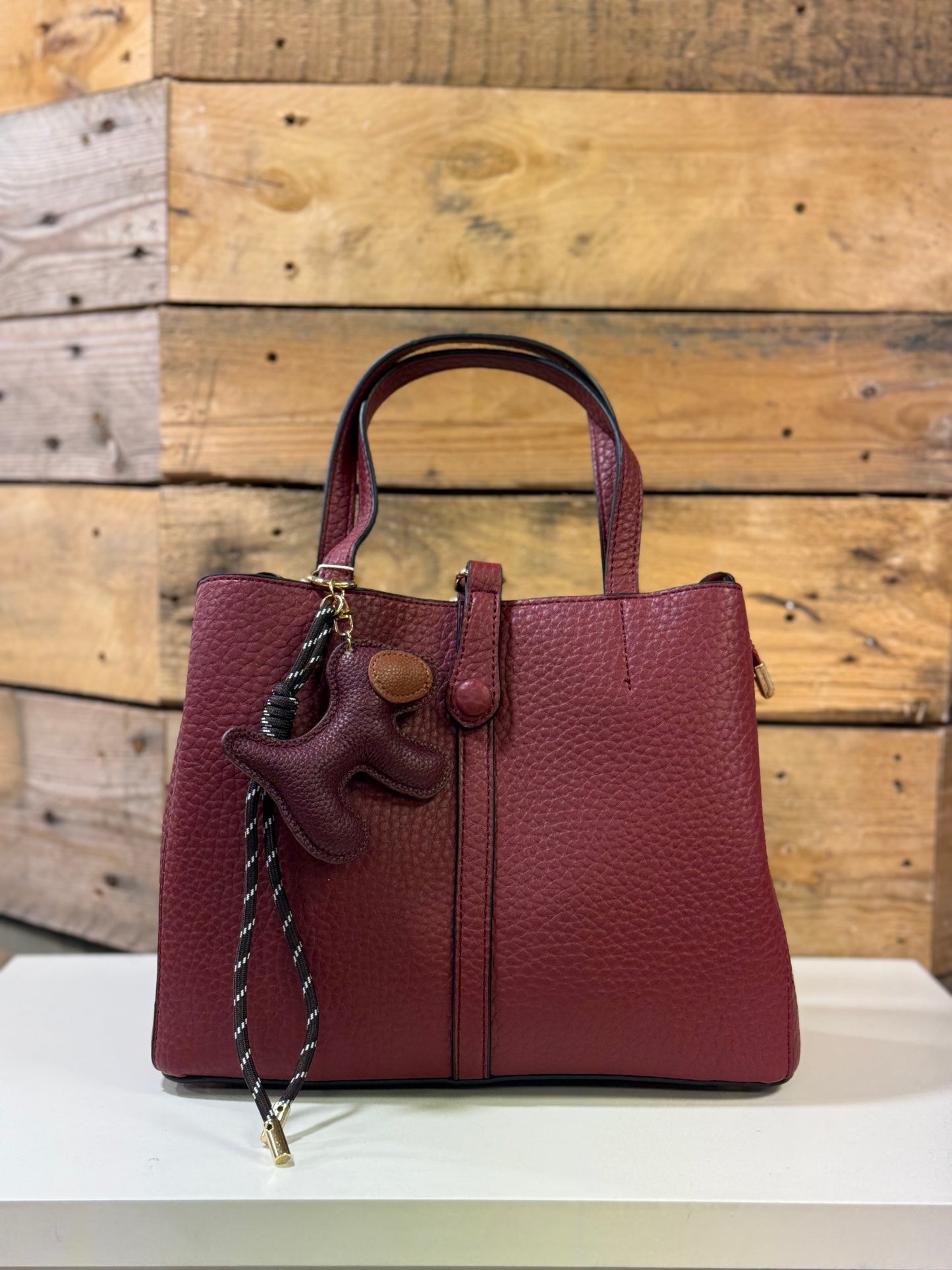 hannah k - 'Isla' Wine Dog Detail Handbag