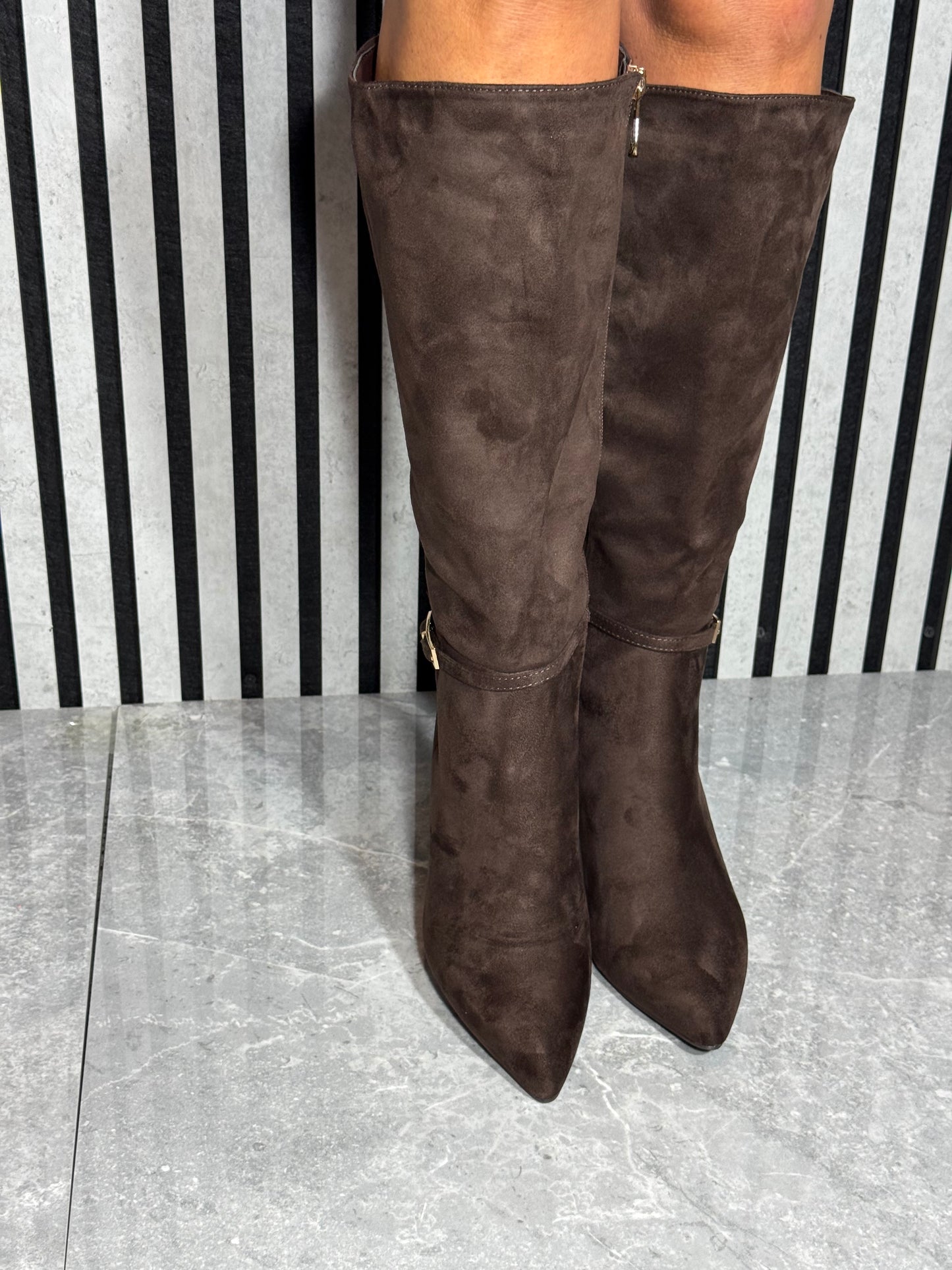 Zanni & Co - 'Yinhui One' Brown Knee High Heeled Boot