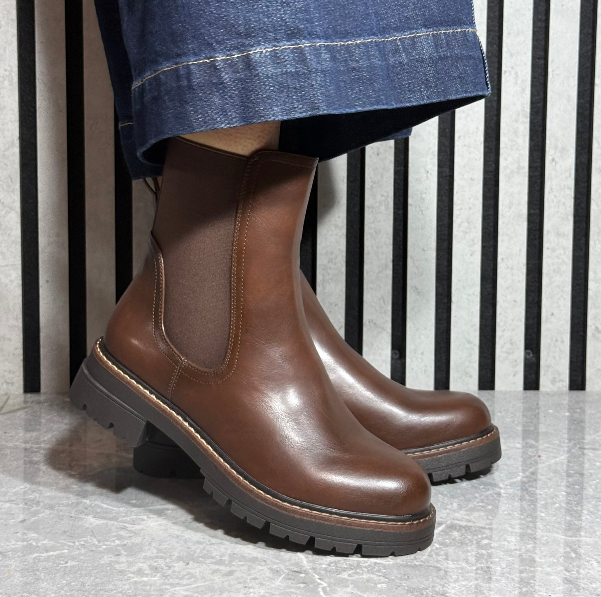 Redz - Brown Chunky Gusset Boot