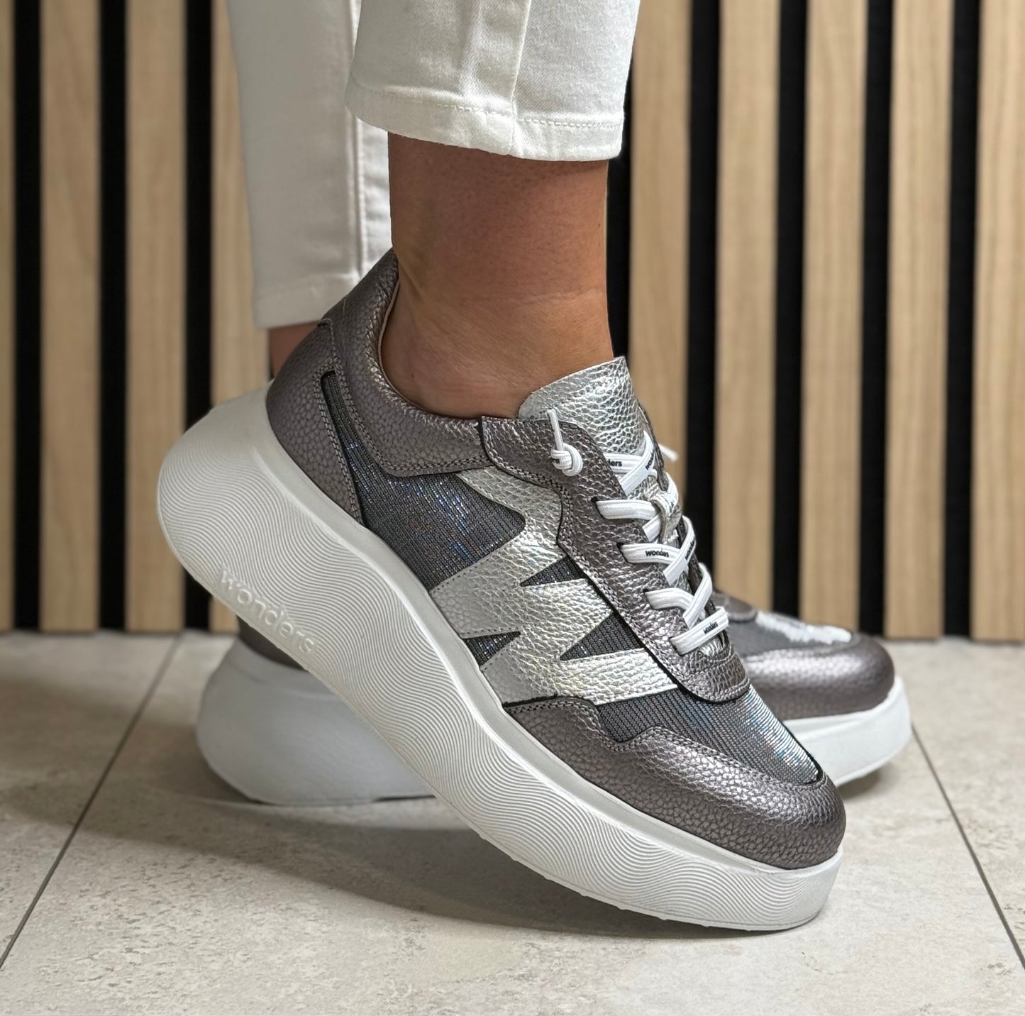 Wonders - A-3640 Max/Plomo/Dunkeld Trainer