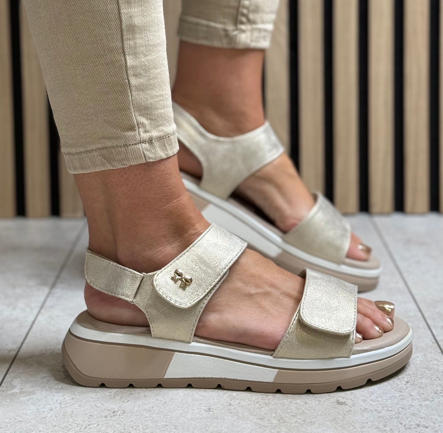 Redz - Gold Velcro Strap Sandal