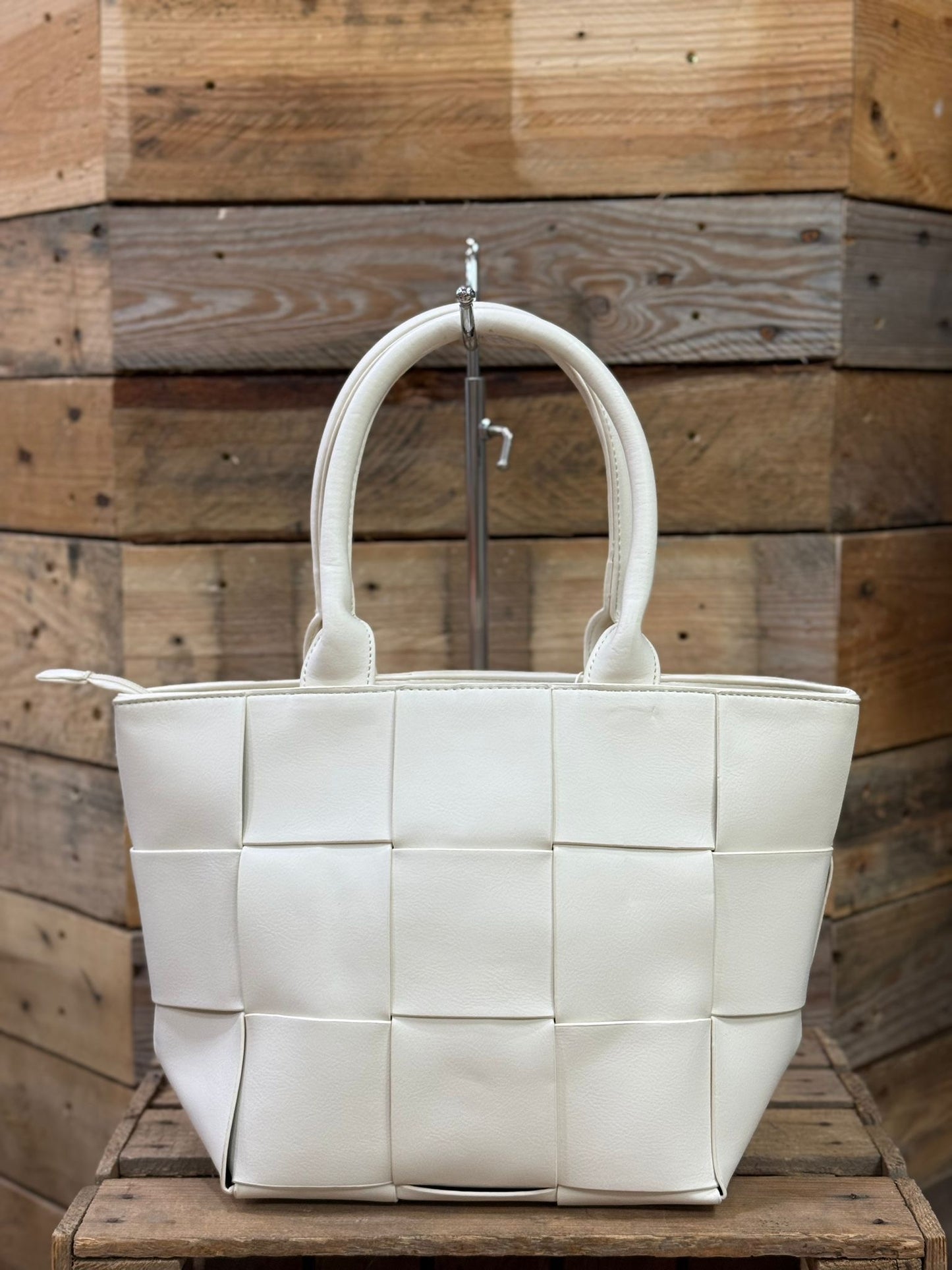 hannah k - 'Laura' Cream Handbag