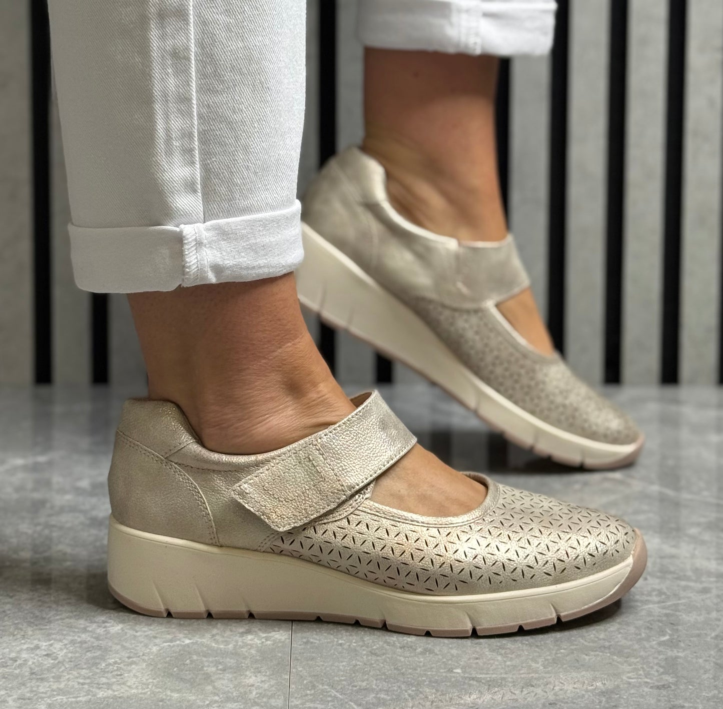 Jana - Rose Gold Wedge Shoe