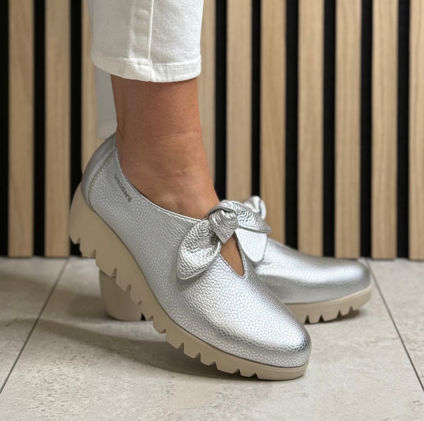 Wonders - C-33159 Fly 59' Max Plata Shoe