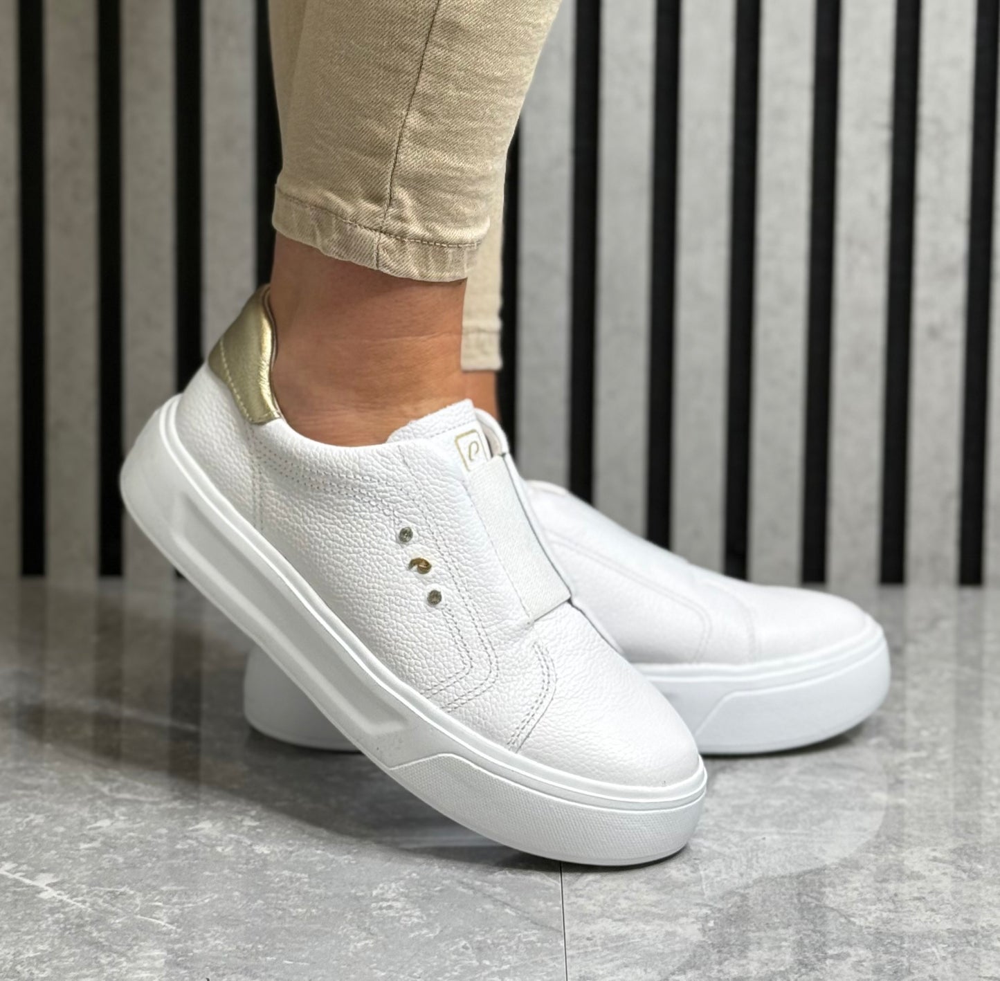 Pegada - White/Gold Slip On Leather Trainer