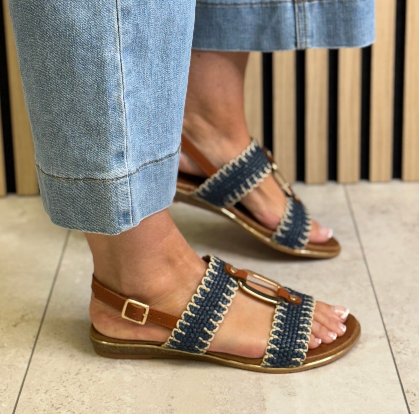 Lunar - 'Jules' Navy Sandal