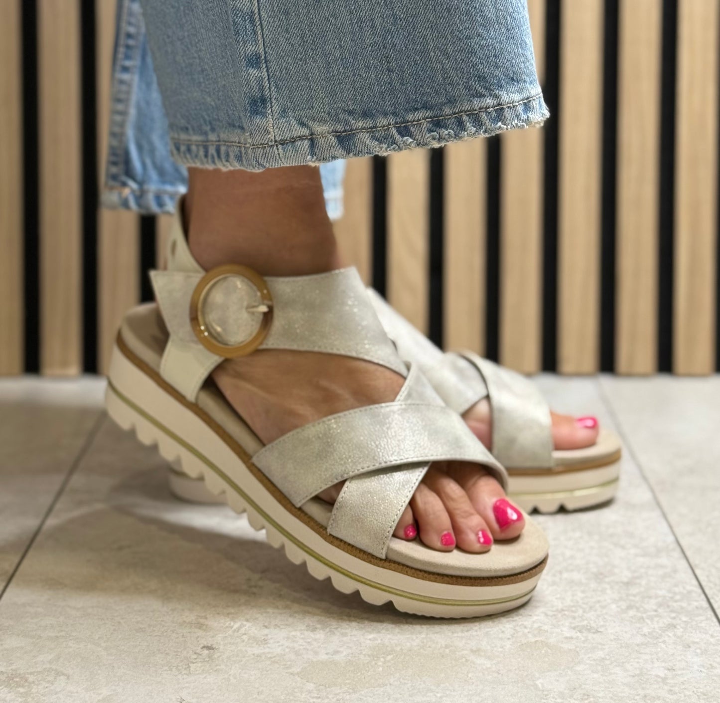 Jana - Beige/Gold Platform Sandal