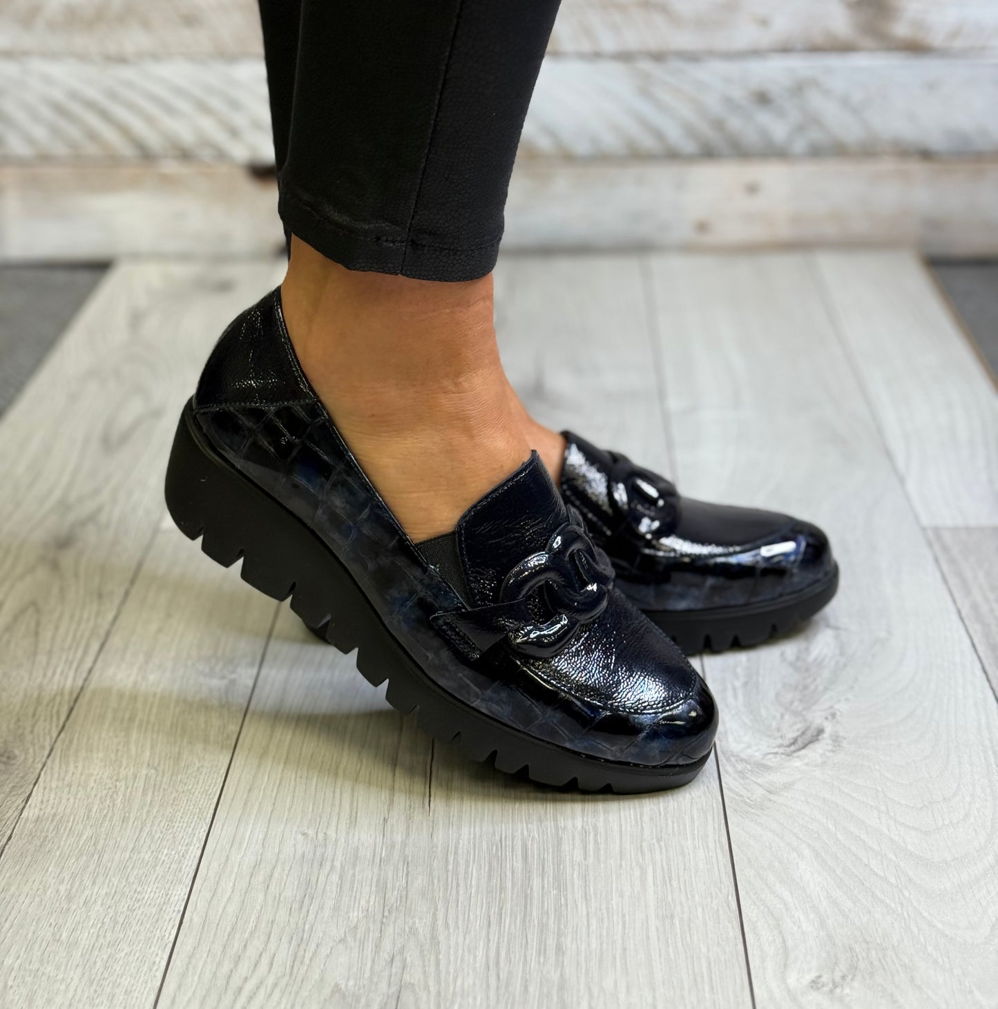 Wonders - C-3330 Navy Detailed Leather Loafer