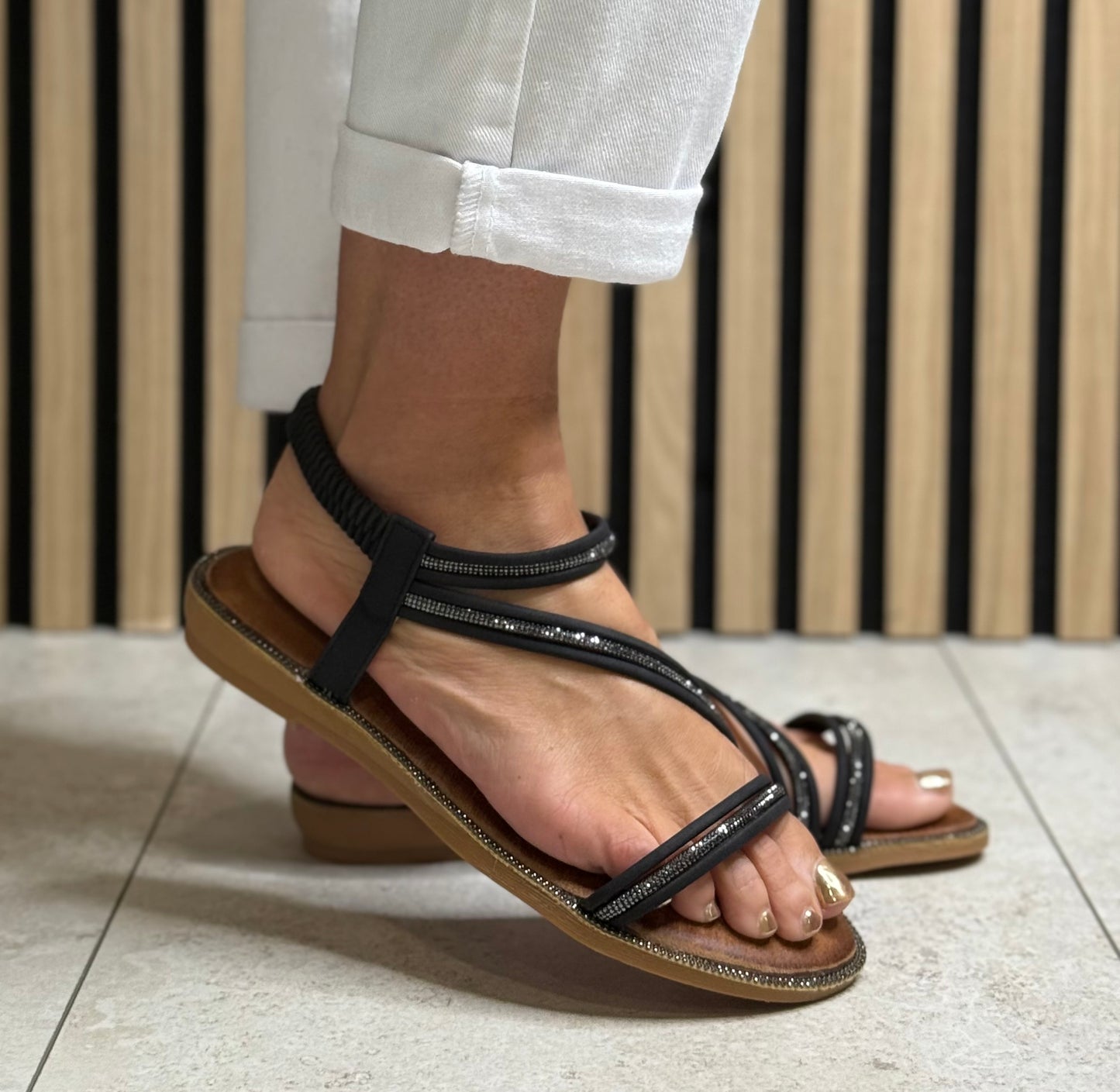 Lunar - 'Aruba' Black Sandal