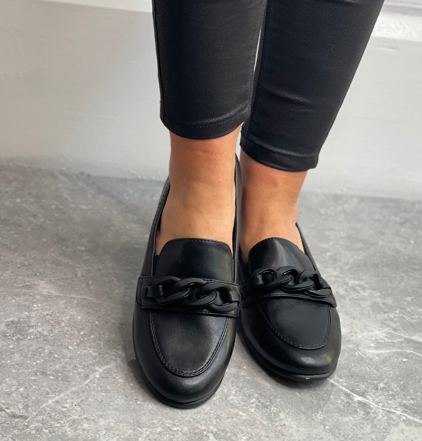 Jana - Matt Black Softline Loafer