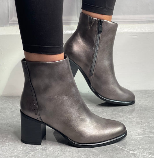 Marco Tozzi - Pewter Metallic Block Heel Boot