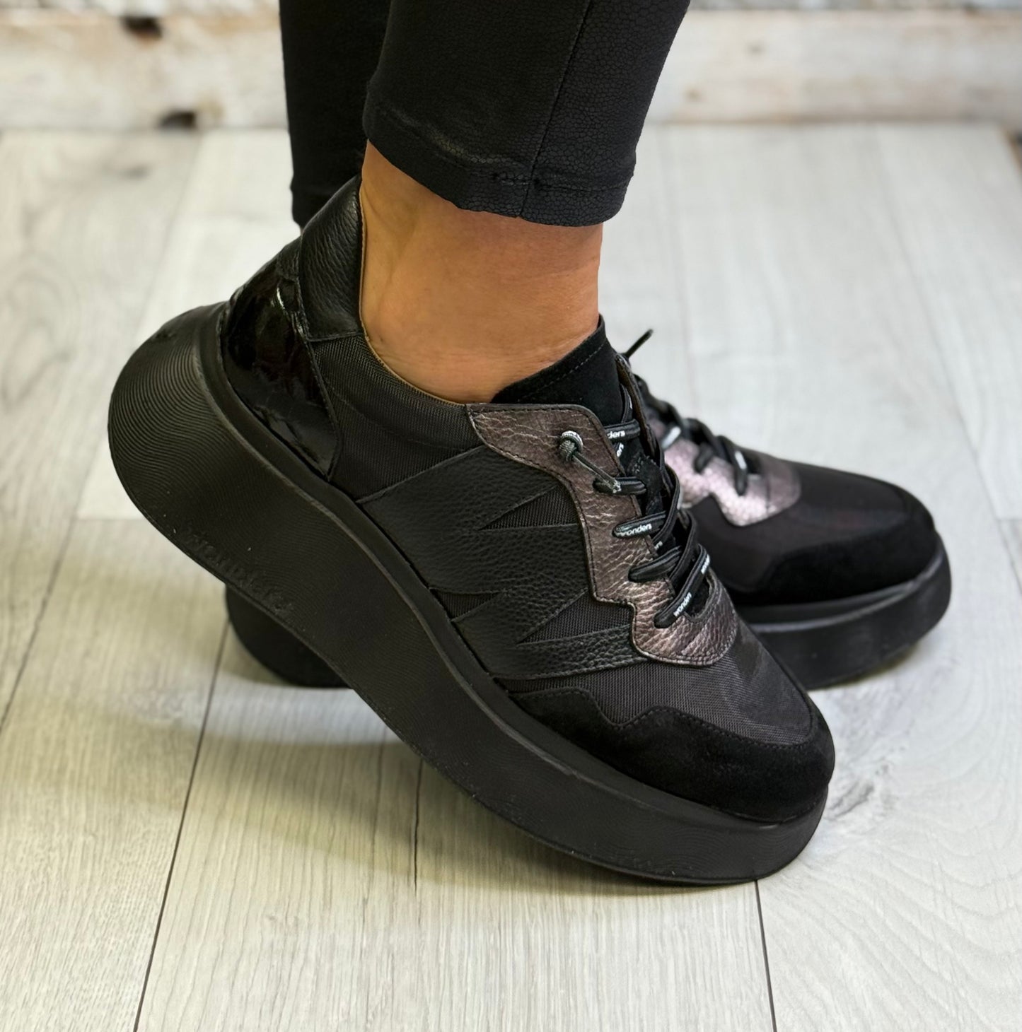 Wonders - A-3631 Black/Bronze Trim Platform Leather Trainer