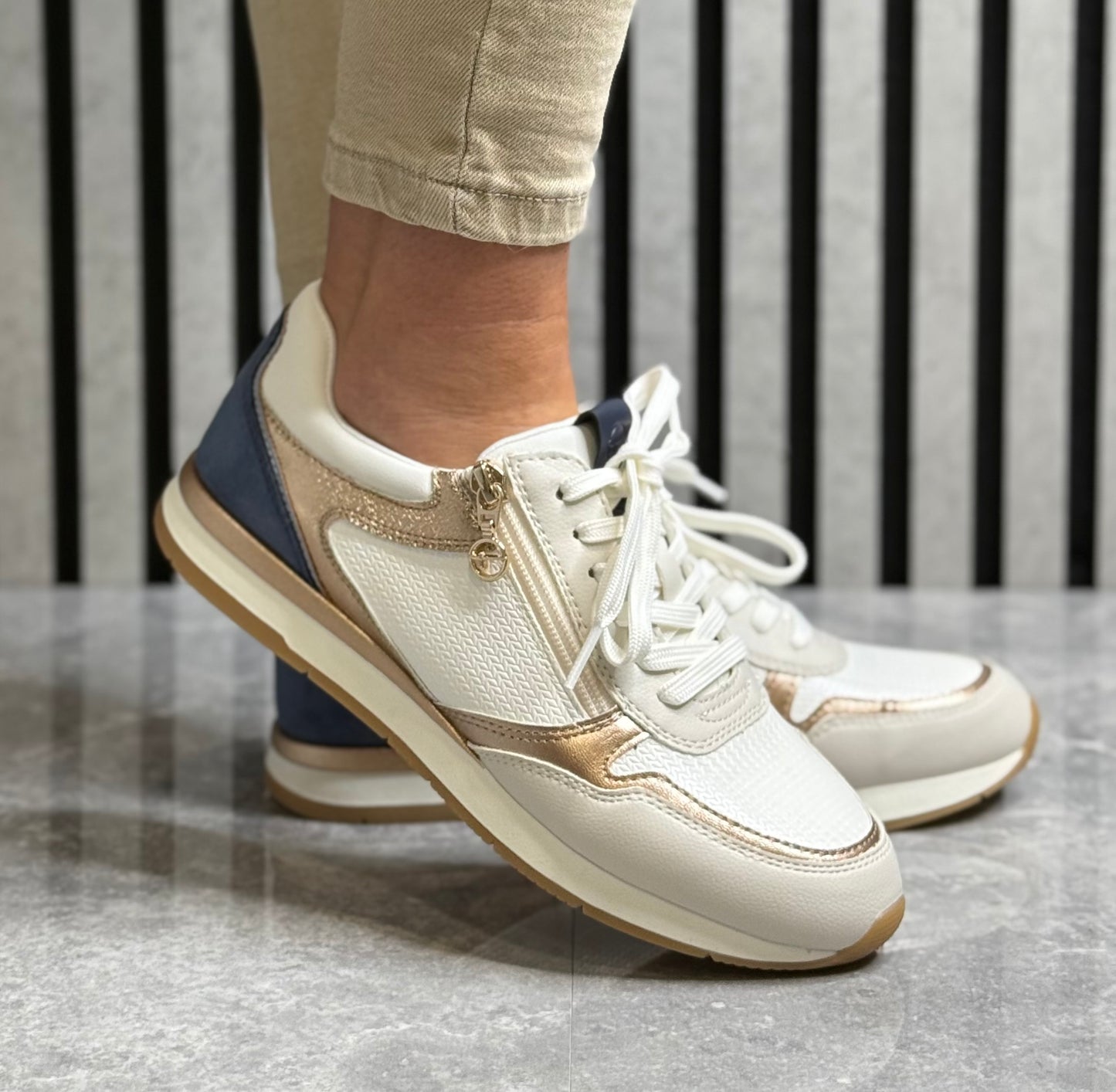 Tamaris - White/Rose Gold Combo Trainer
