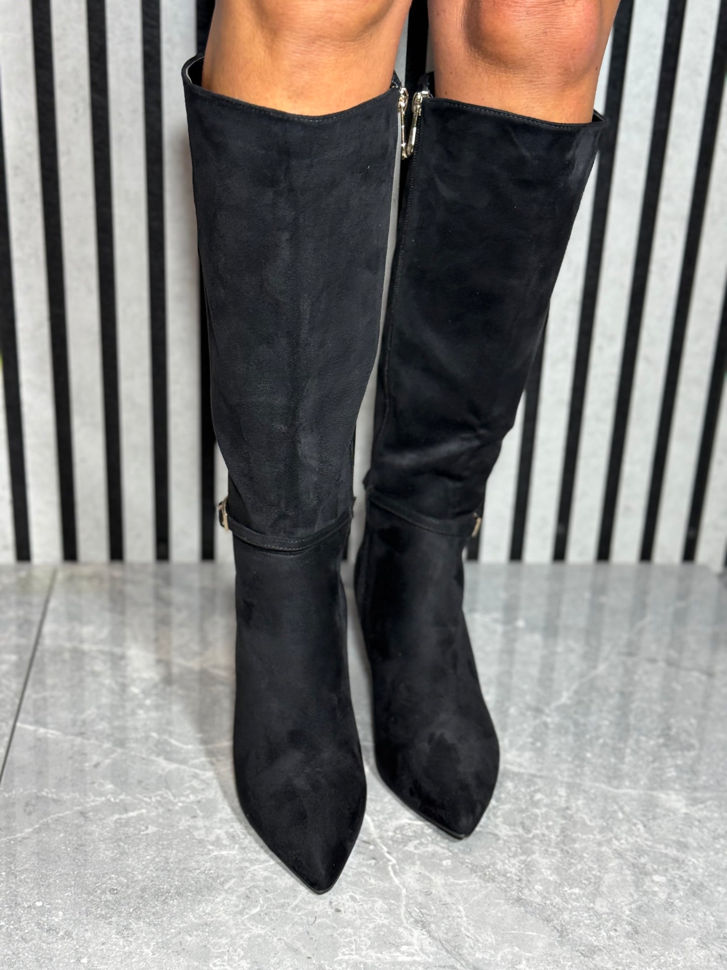 Zanni & Co - 'Yinhui One' Black Knee High Heeled Boot