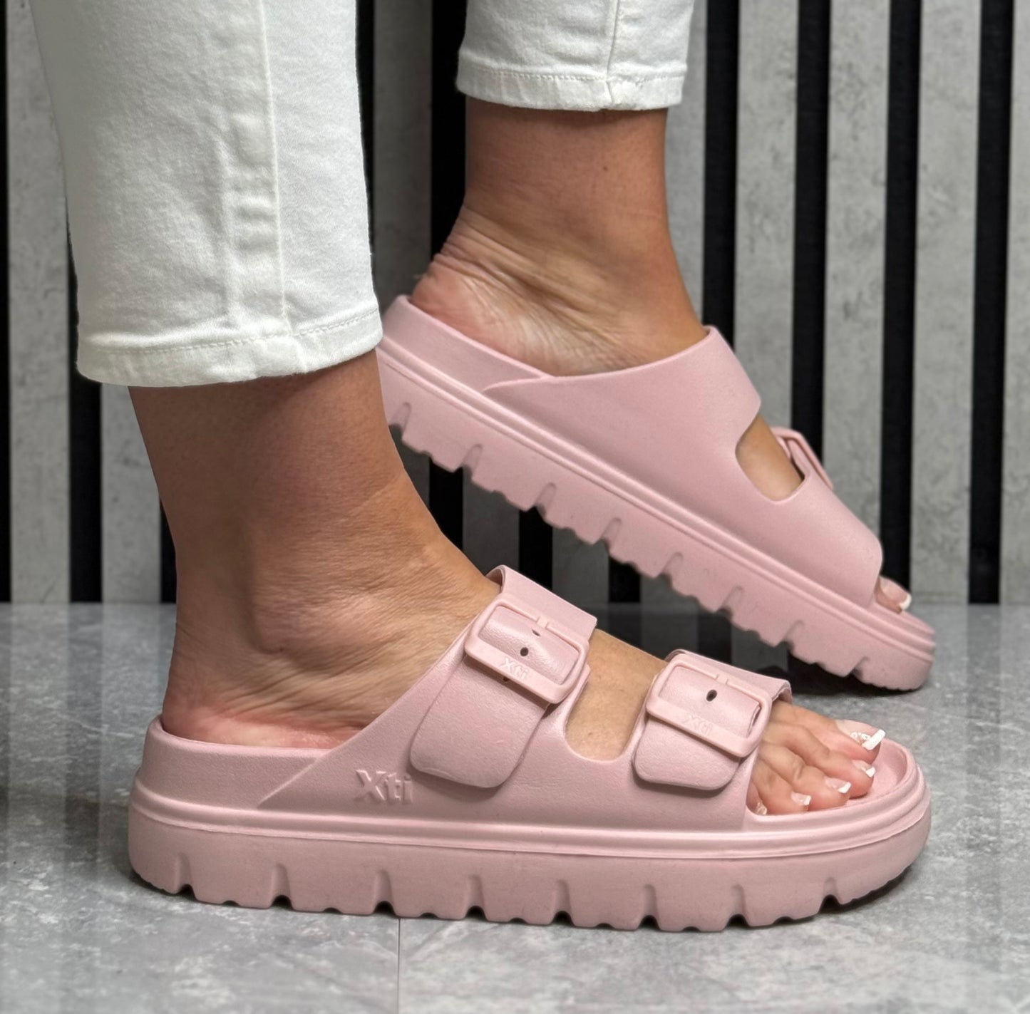 Xti - Baby Pink Double Strap Slider (142550)