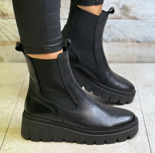 Tamaris - Black Leather Gusset Detail Boot