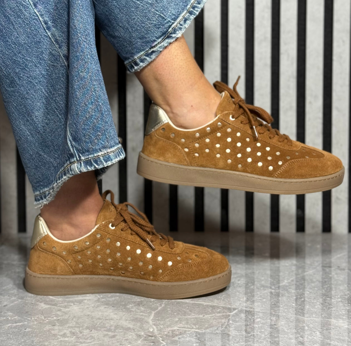 Gioseppo - Tan/Gold Leather Trainer