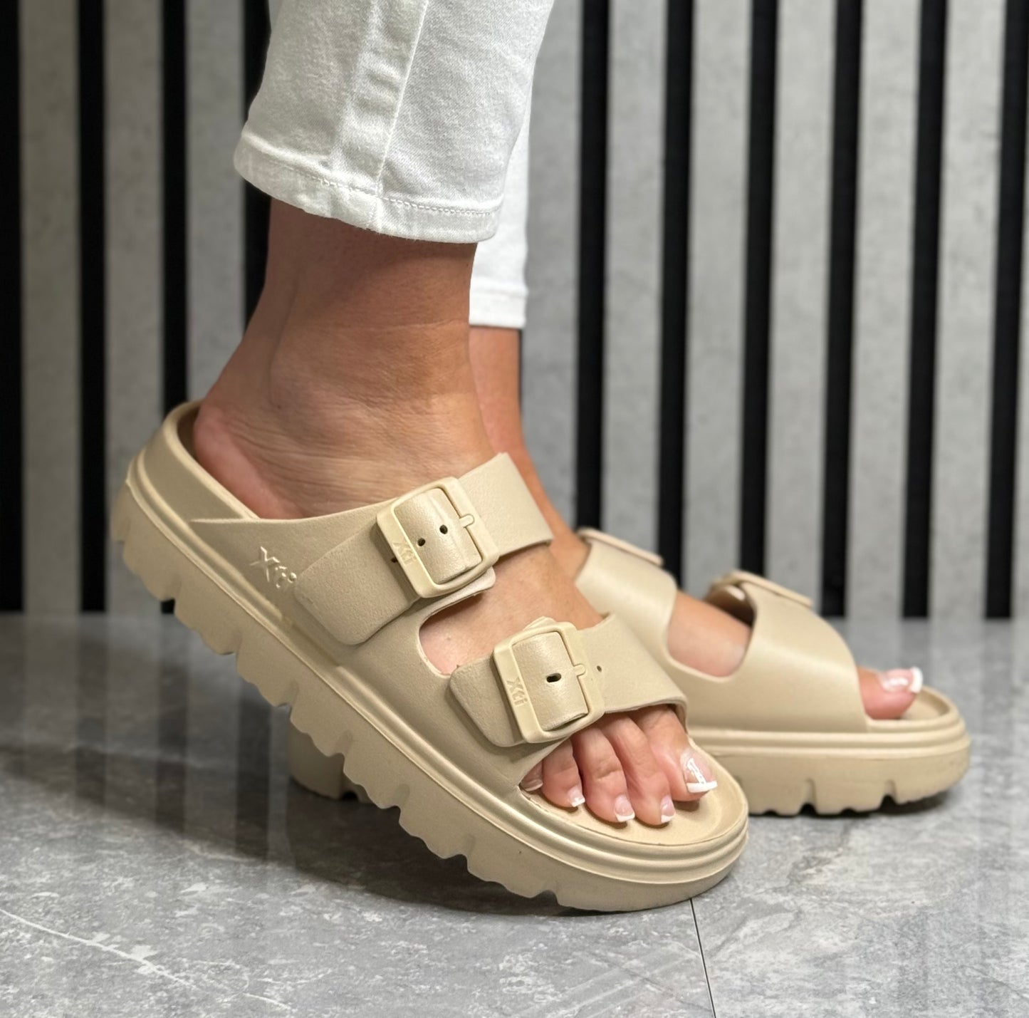 Xti - Beige Double Strap Slider (142550)