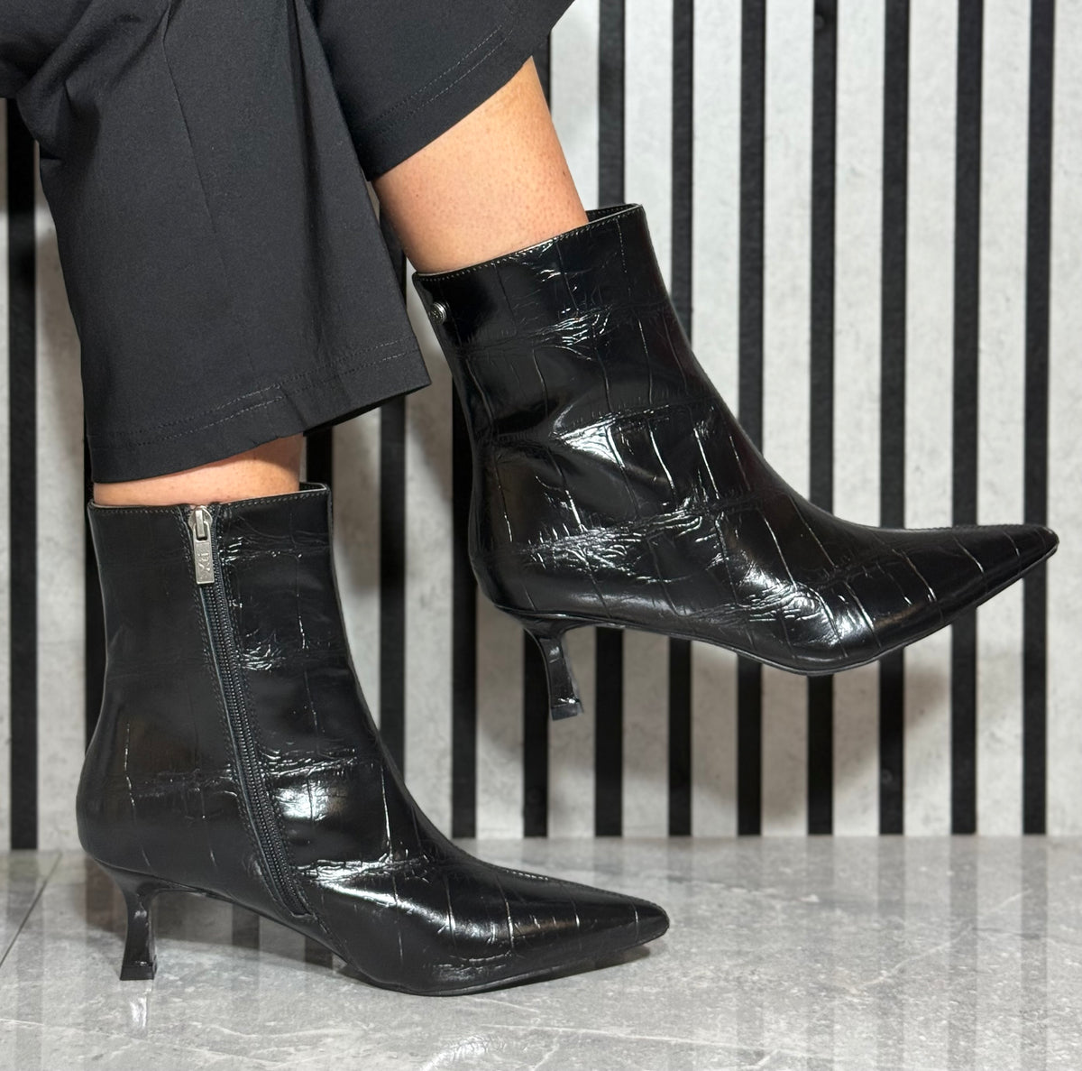 Xti - Black Croc Kitten Heel Boot (146218)