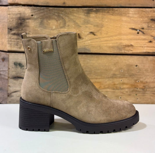 Patrizio Como - 'Loreto' Beige Block Heel Boot