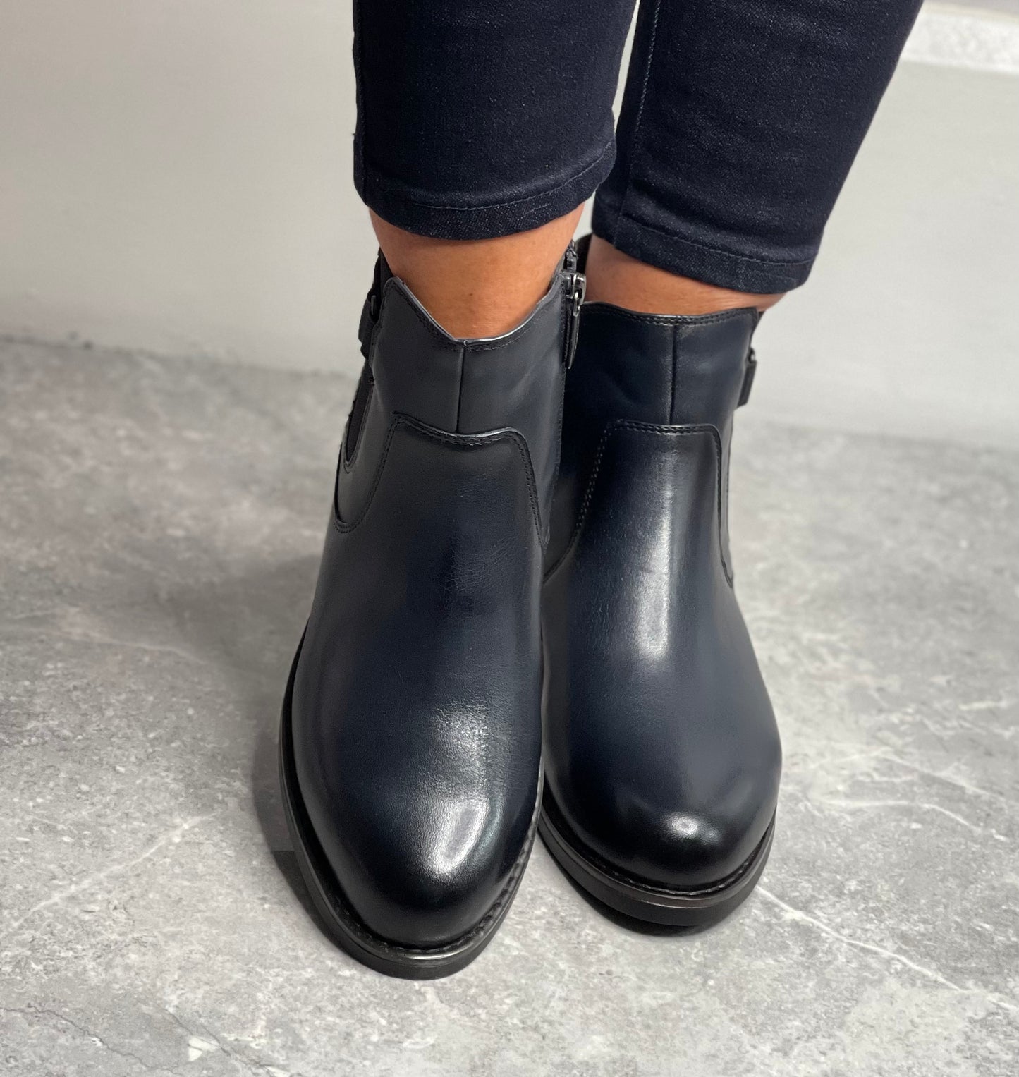 Tamaris Comfort - Navy Detailed Leather Chelsea Boot