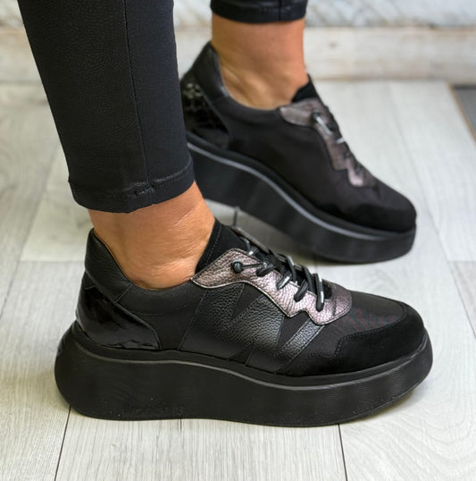 Wonders - A-3631 Black/Bronze Trim Platform Leather Trainer