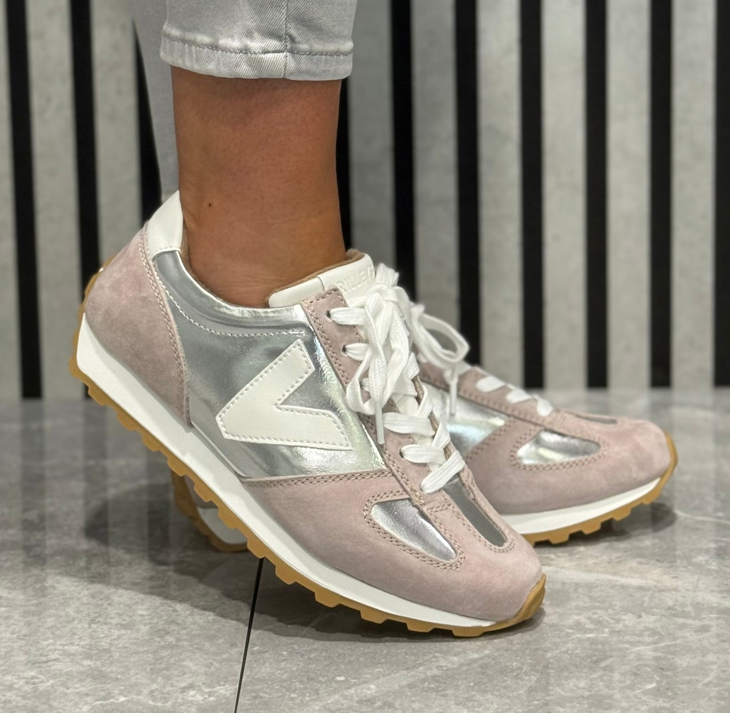 Drilleys- 'Seventy Two’ Illuminate Leather Trainer