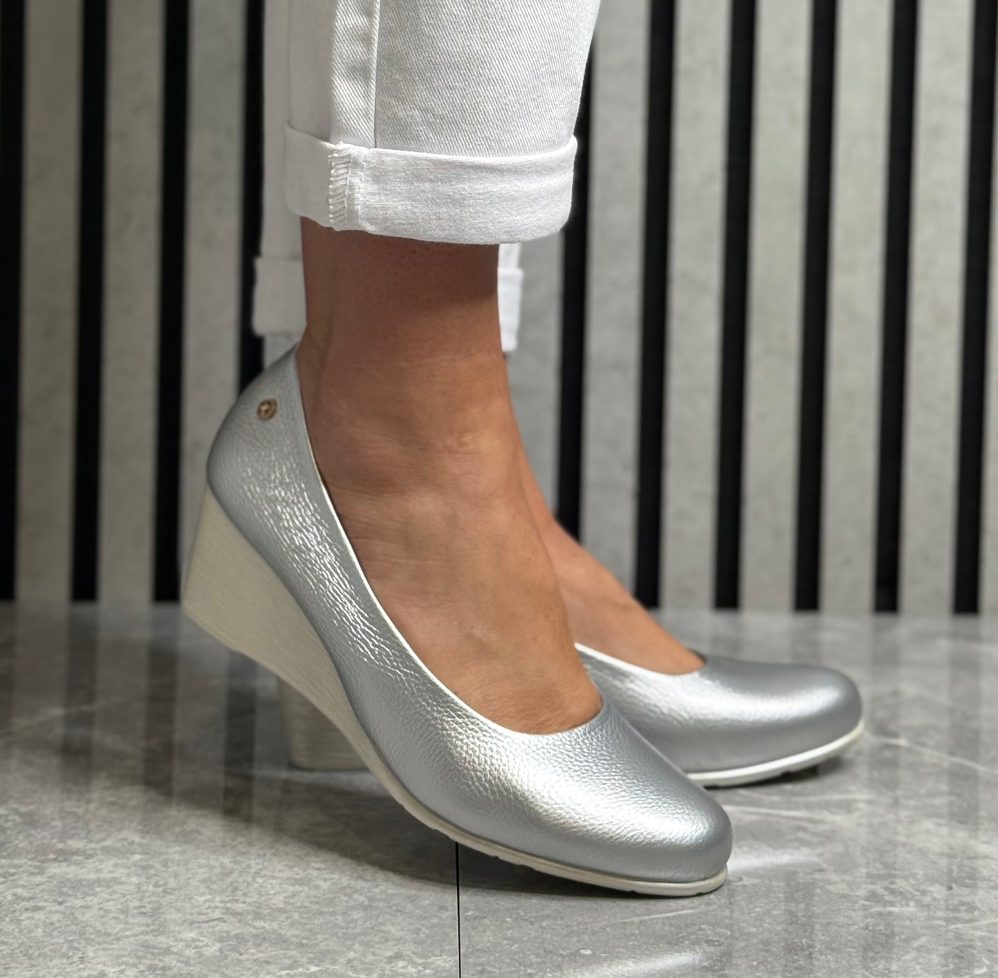 Zanni & Co - 'Ruwais One' Silver Gleam Wedge Shoe