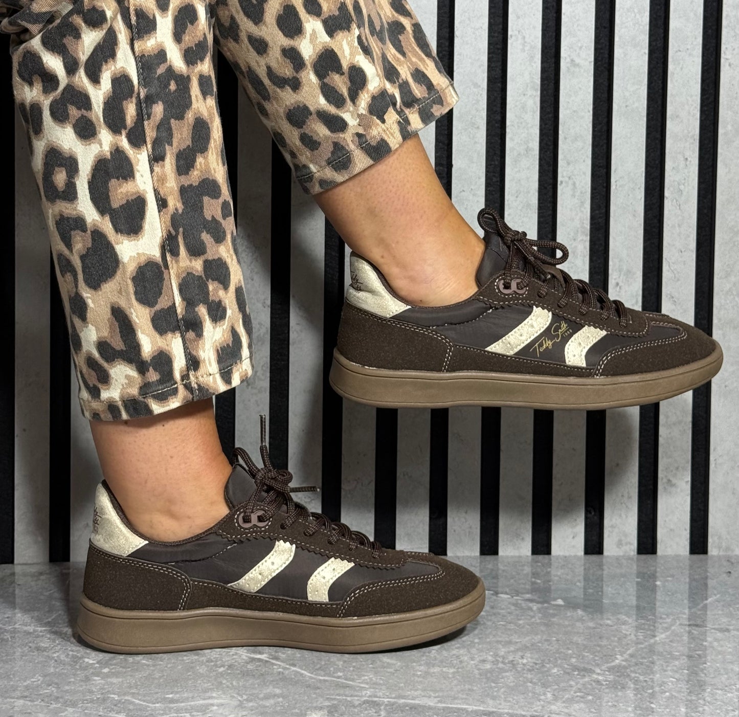 Teddy Smith - Brown/Gold Side Stripe Trainer (121127)