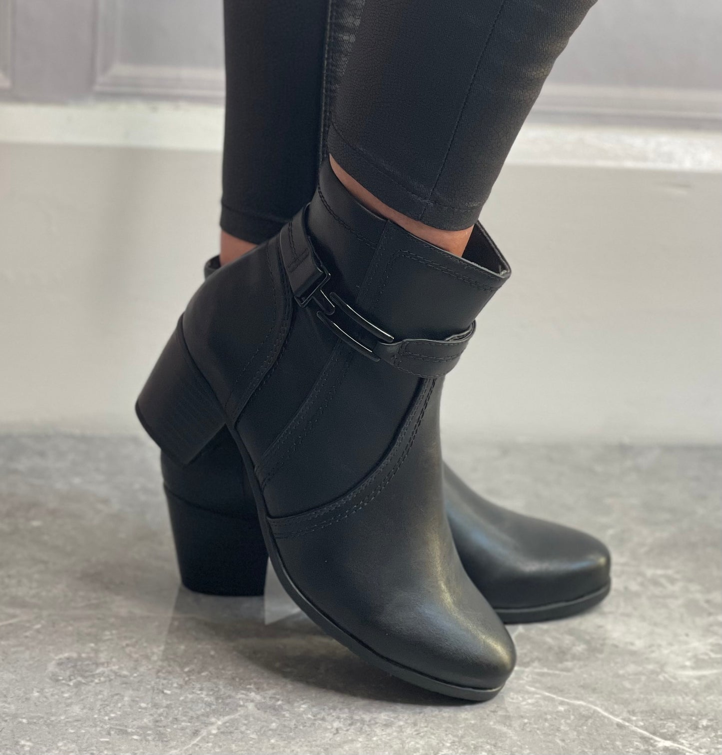 Jana - Black Ankle Boot