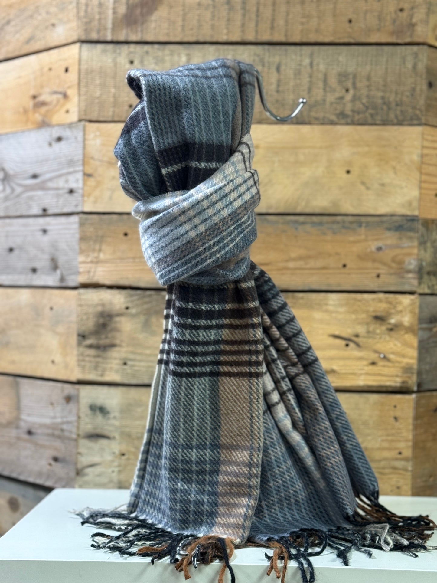 hannah k - Light Grey Checked Scarf