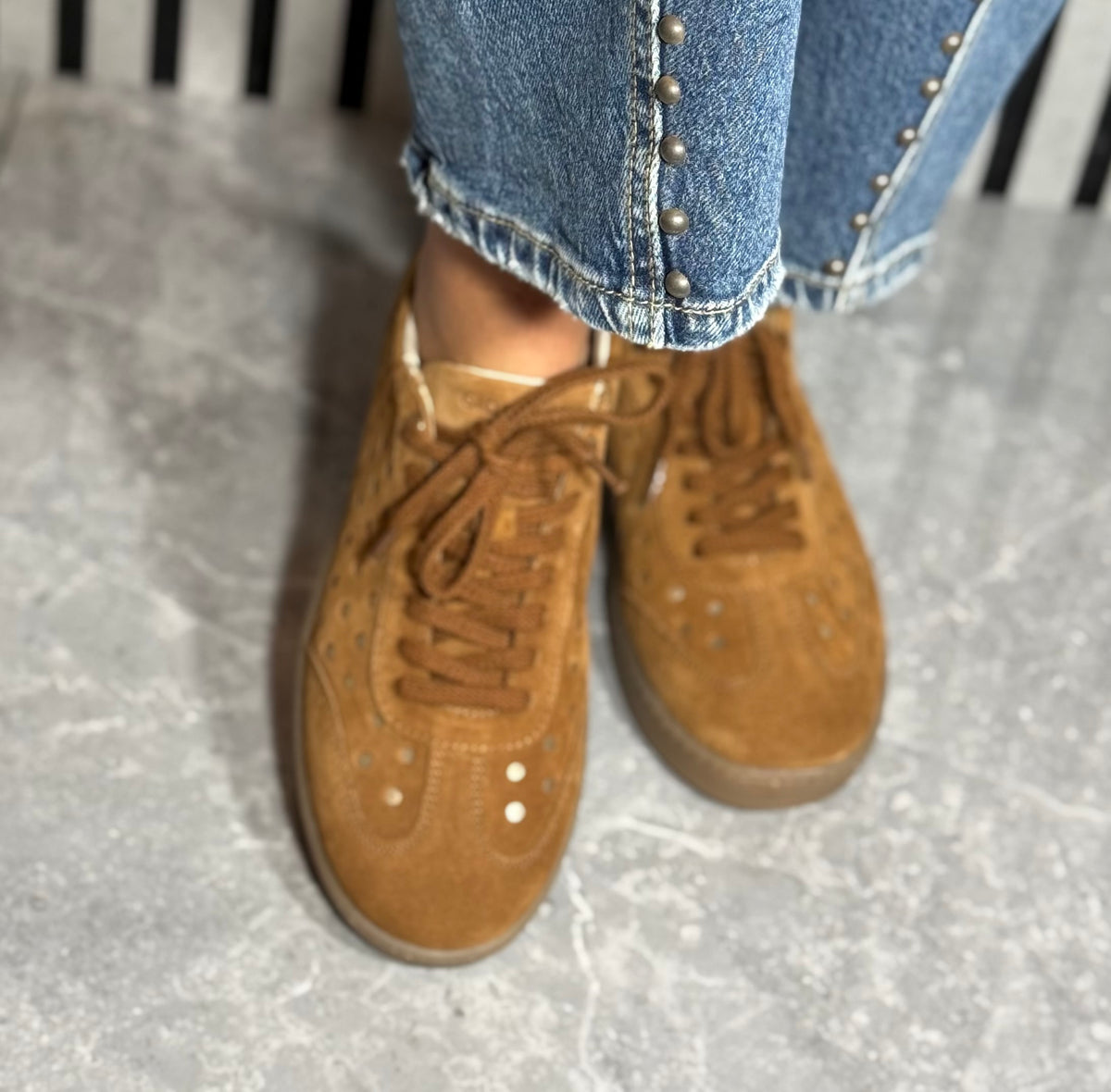Gioseppo - Tan/Gold Leather Trainer