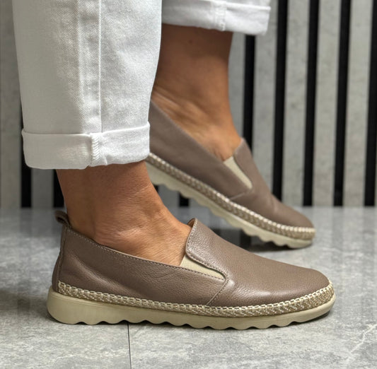 Modella - ‘Fiona' Mocca Leather Shoe