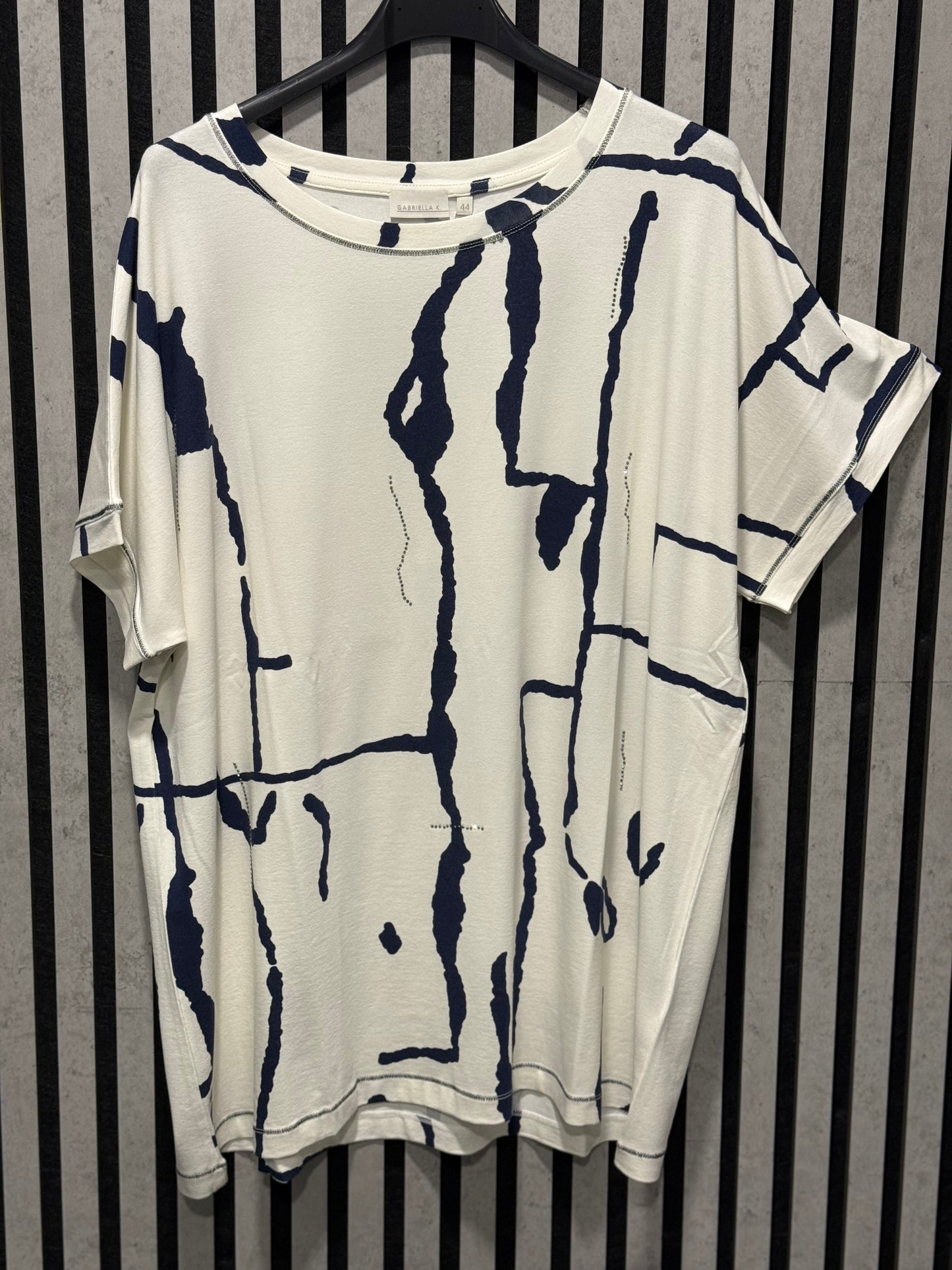 Cream/Navy Detailed Tee