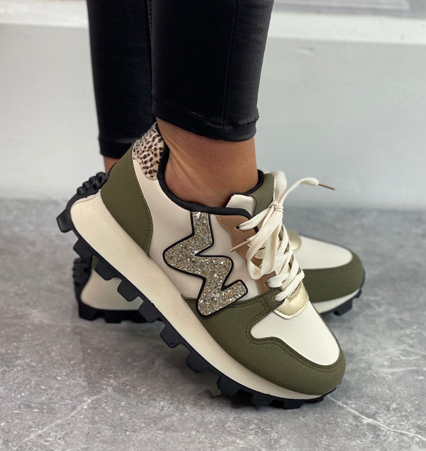 hannah k - Cream/Khaki Detailed Trainer