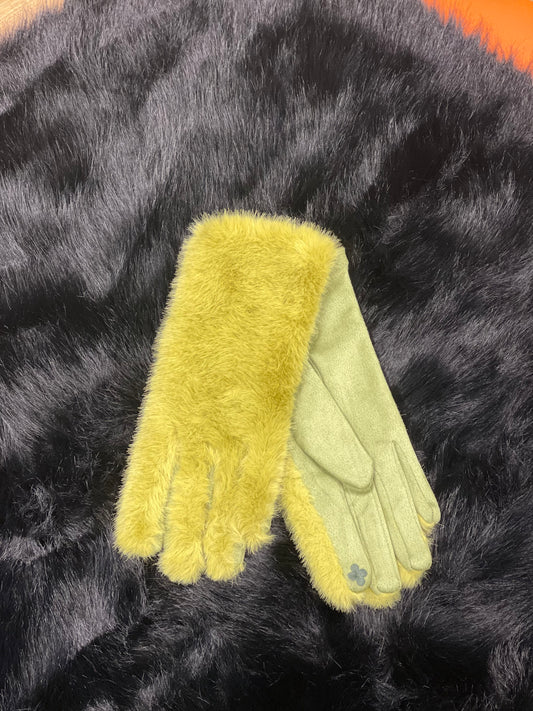 hannah k - Green Faux Fur Glove.