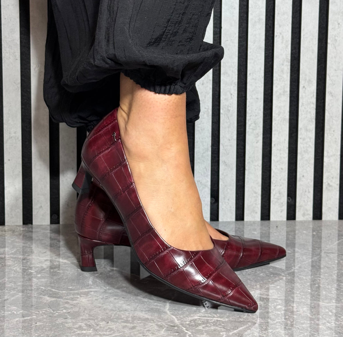 Tamaris - Merlot Croc Kitten Heel Court Shoe