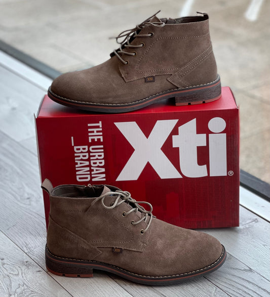 Xti - Men's Taupe Suede Boot