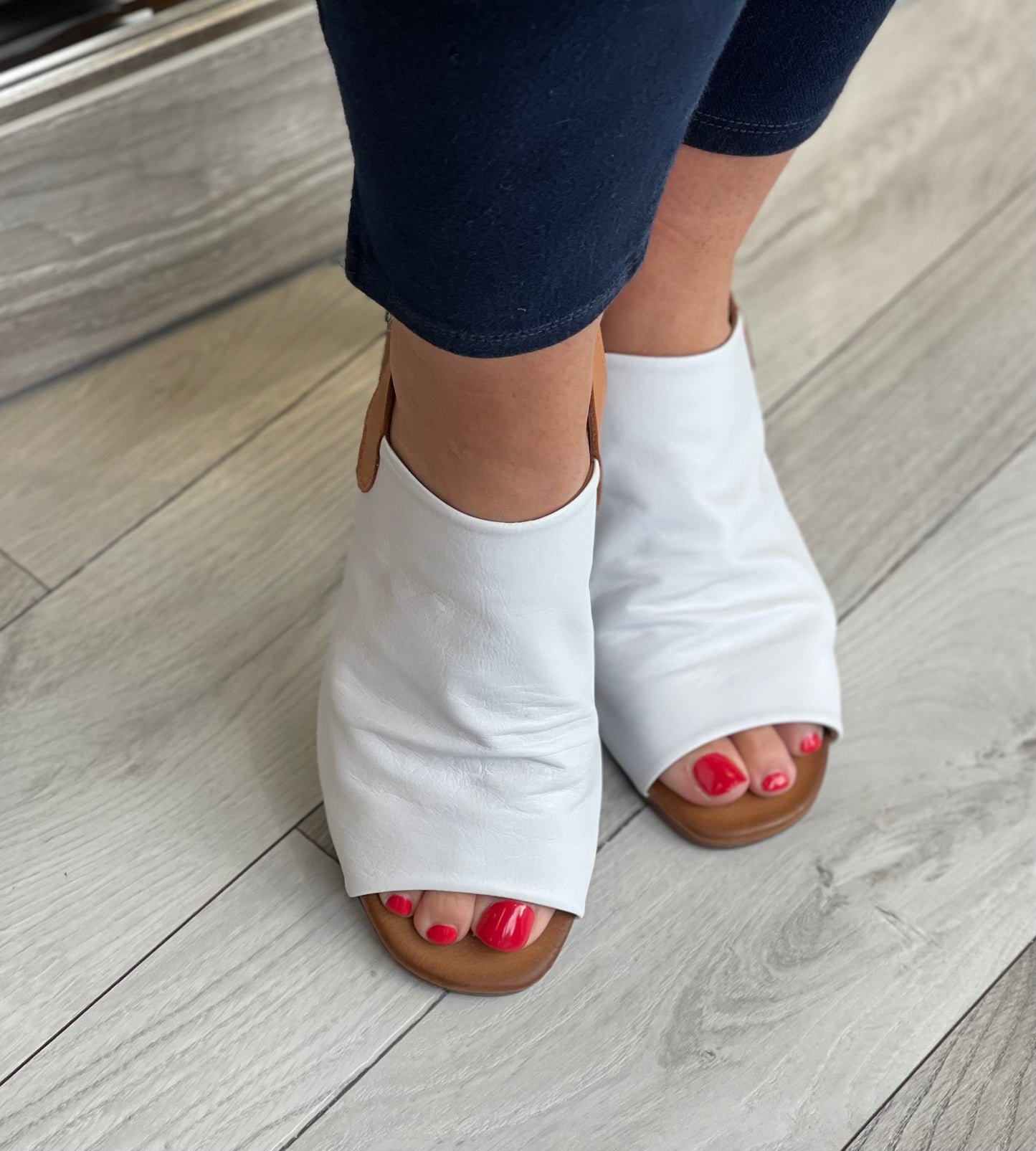 Lazy Dogz - 'Jenkins' White Leather Sandal