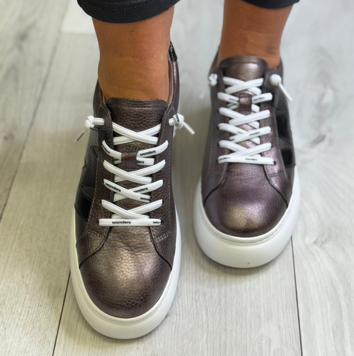 Wonders - A-2660 Bronze/Black Leather Platform Trainer