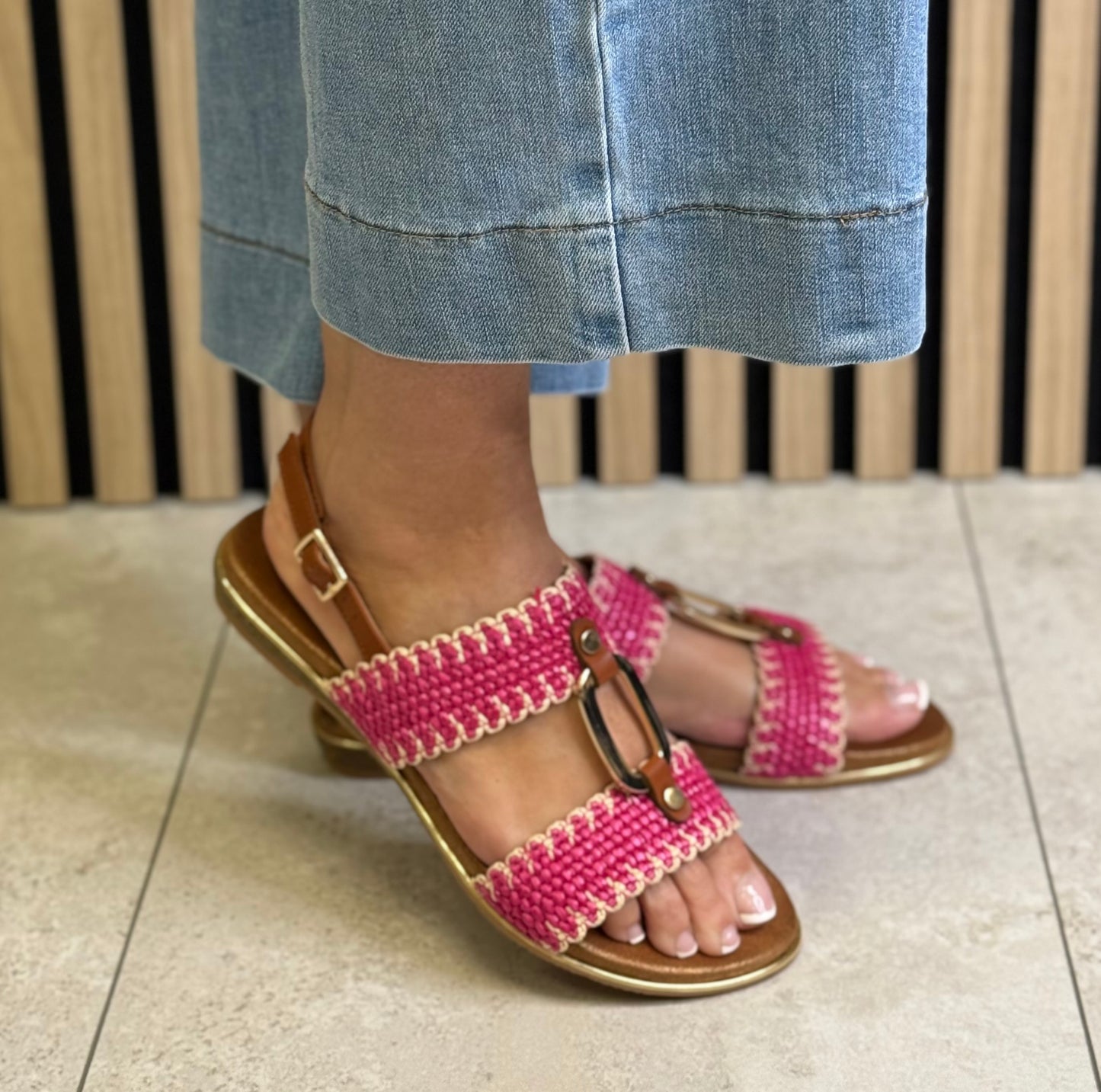 Lunar - 'Jules' Pink Sandal