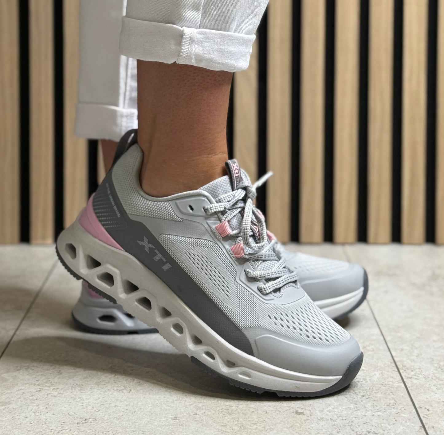 Xti - Grey/Pink Sports Trainer