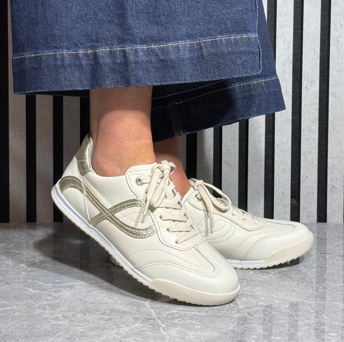 Pegada - Beige Detailed Leather Trainer
