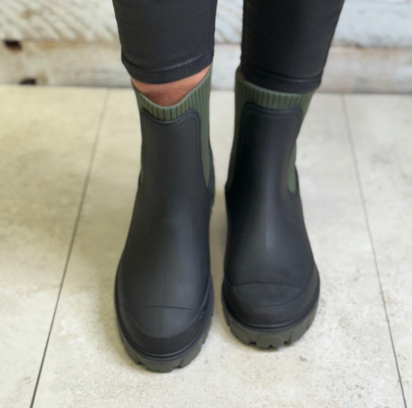 Jana - Black/Olive 'Coshy' Boot