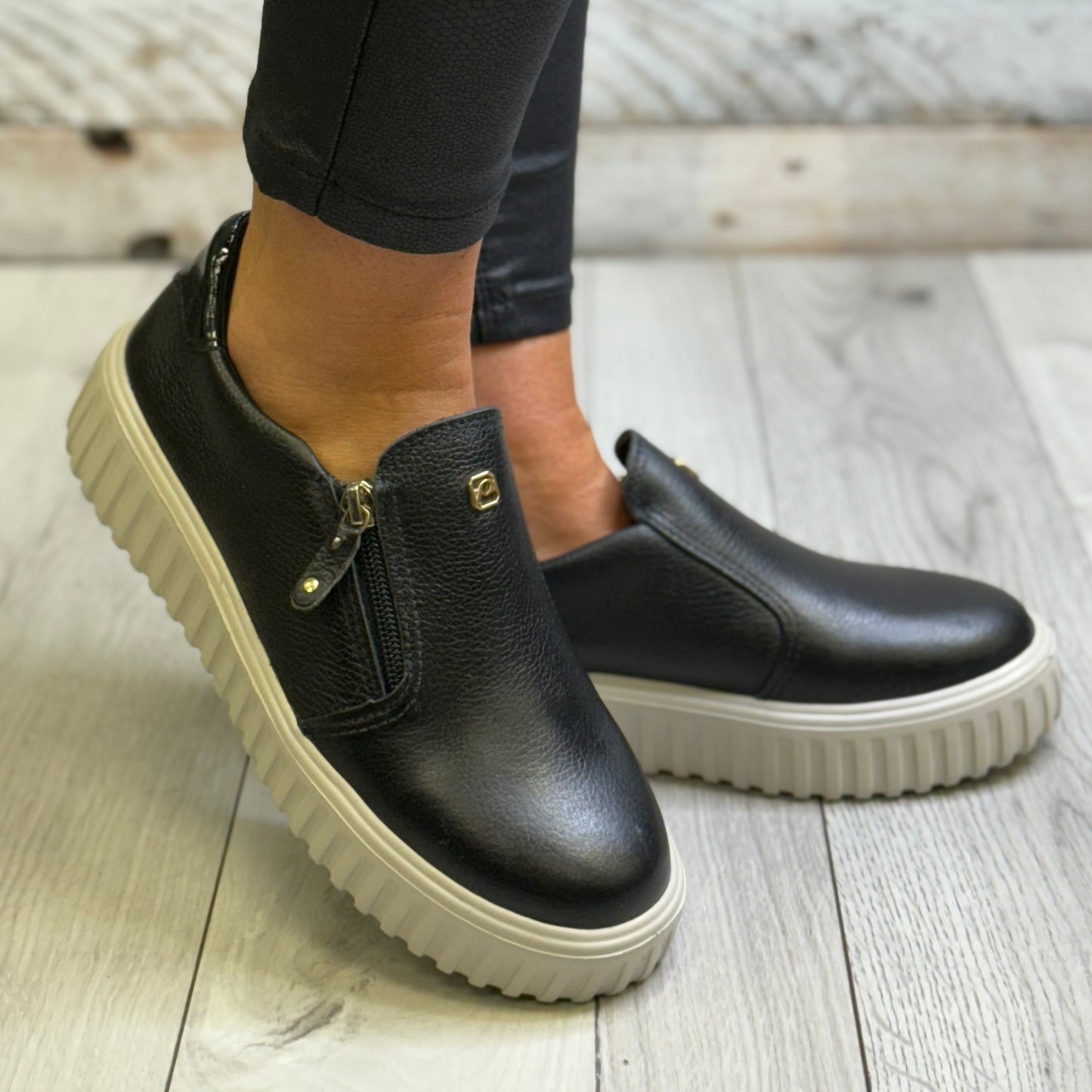 Pegada - Black Side Zip Leather Trainer