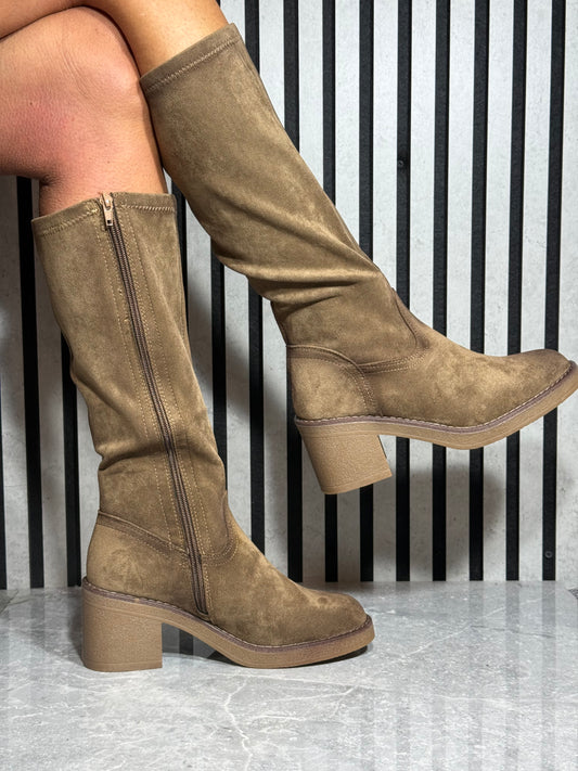 Redz - Biscuit Suede Mid Boot