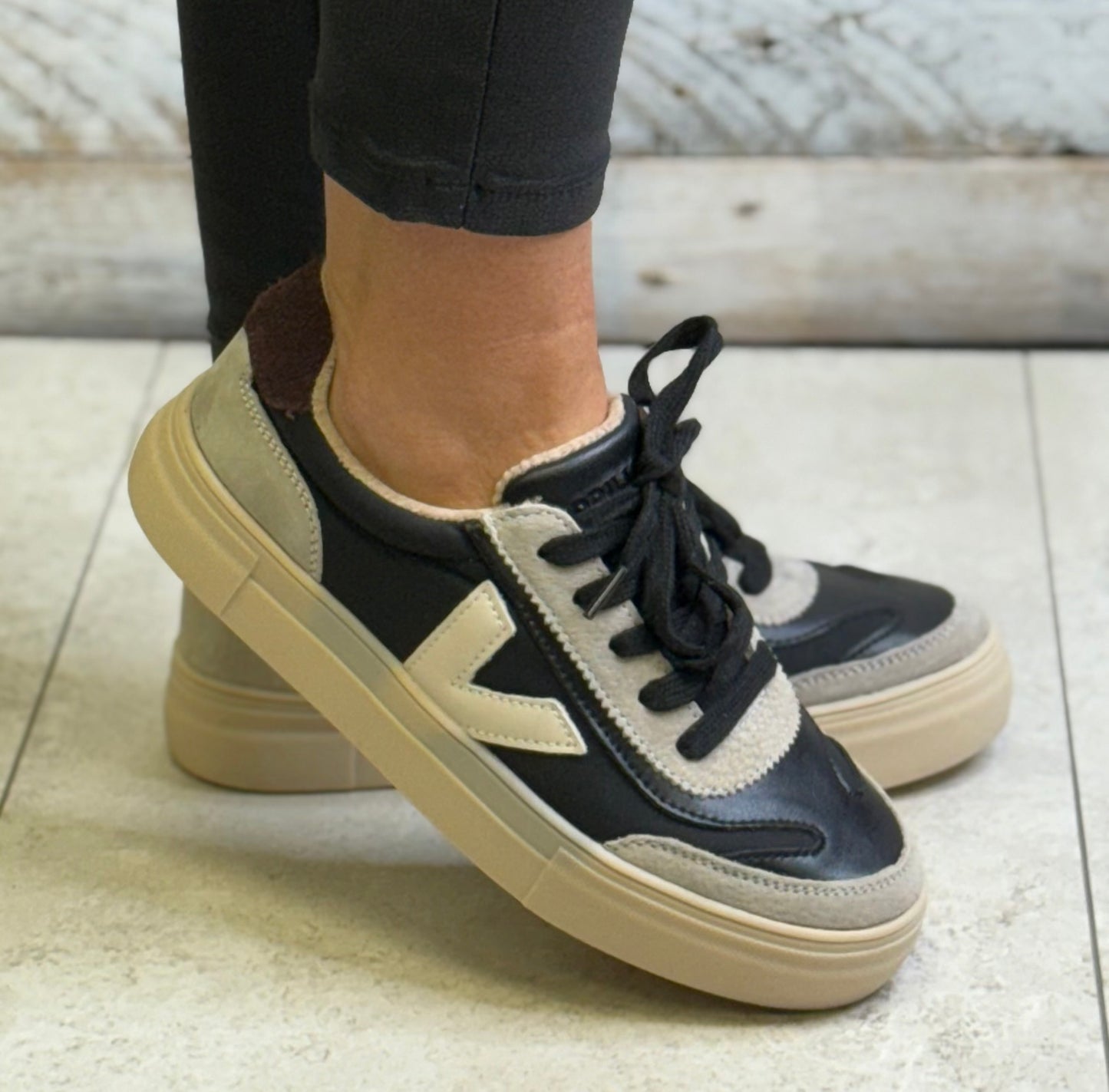 Drilleys- 'Eighty' Coal Fog Platform Trainer