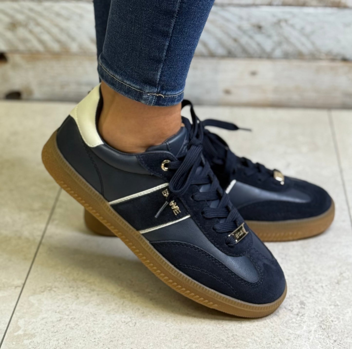 Tommy Bowe For Her - 'Chilliers/Dunke' Admiral Gum Sole Trainer