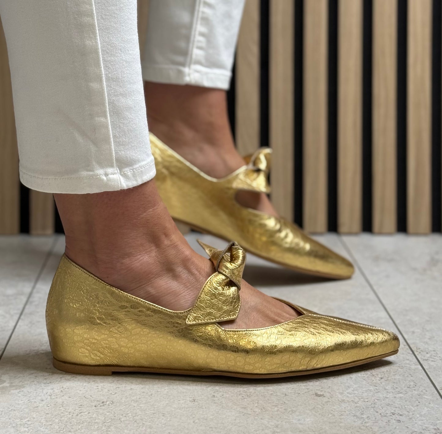 Wonders - A-3840 Gold Metallic Hidden Wedge Pump